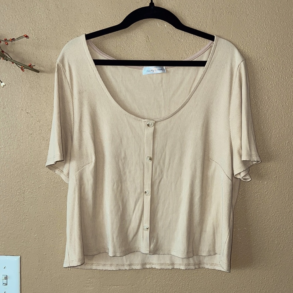 Cute button down crop top!